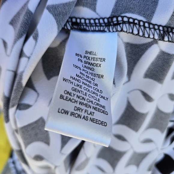 London Times NWT Black & White Geo Wrap Dress, Size 18W - Picture 11 of 11